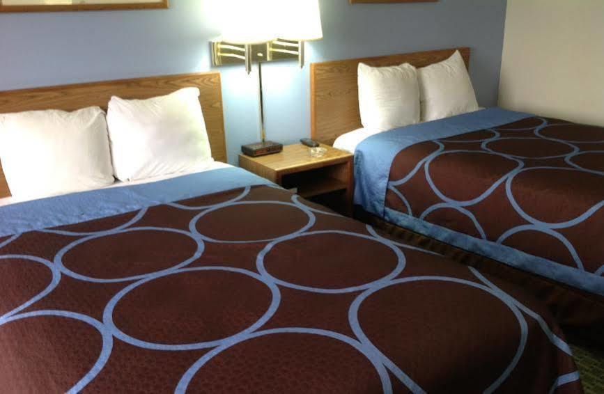 Super 8 By Wyndham Fayetteville Extérieur photo